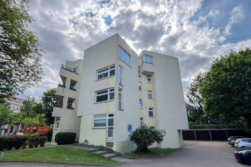 Objektansicht - Bezugsfreie 1-Zimmer-Wohnung mit einem Außenstellplatz in gefragter Lage