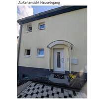 Gepflegte Doppelhaushälfte mit Terrasse, Garage und Stellplatz - Solingen Höhscheid