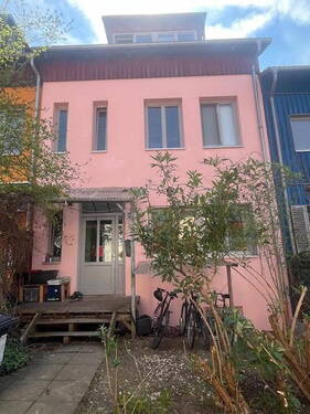 Bild 2 - 6 Zimmer Einfamilienhaus zum Kaufen in Frankfurt