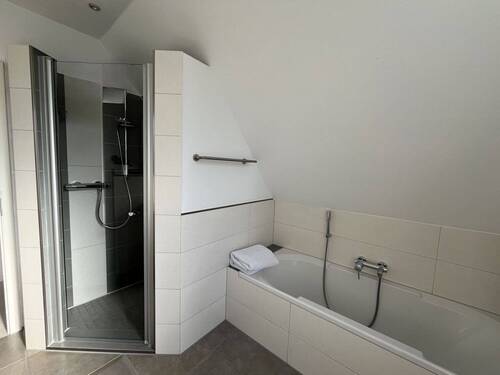 Badezimmer Dachgeschoss - 