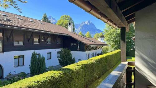 Blick vom Balkon - 2 Zimmer Etagenwohnung zum Kaufen in Garmisch-Partenkirchen