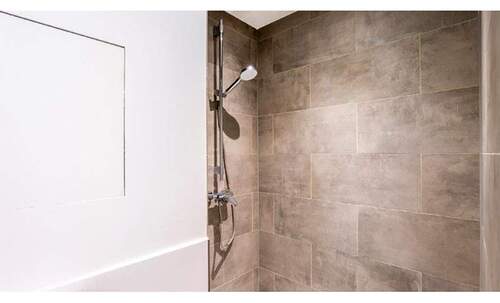 Dusche - Büro mit 35,00 m&sup2; in München zur Miete