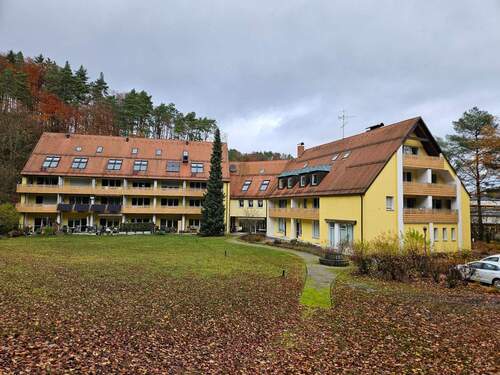 Eingebunden in die Natur... - Mehrfamilienhaus, Wohnhaus in Gößweinstein