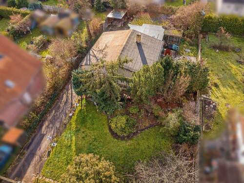 Grundstücksansicht - KENSINGTON - EXKLUSIV - Wertsteigerungspotenzial: Sanierungsobjekt nahe See mit großem Grundstück