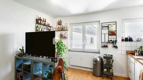 Wohnzimmer 1 - 2 Zimmer Etagenwohnung in Köln