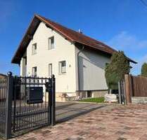 Kernsaniertes Einfamilienhaus mit hochwertiger Ausstattung & großem Carport in Toplage zwischen Erfurt und Gotha - Drei Gleichen Großrettbach
