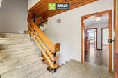 Eingang Treppenhaus EG - 8 Zimmer Einfamilienhaus in Mengen