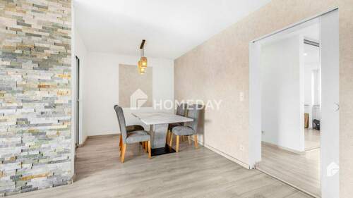 Wohnzimmer 3 - 4 Zimmer Etagenwohnung zum Kaufen in München