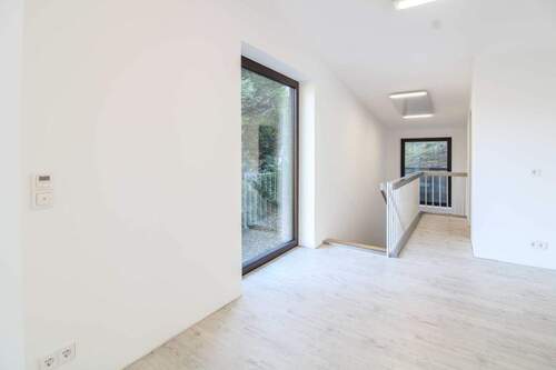 Flur OG - 5 Zimmer Einfamilienhaus in Hamburg