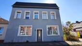 Ansicht - Zweifamilienhaus mit Potenzial in Uetersen - renovierungsbedürftig, mit Garten und Stellplätzen