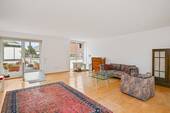 Wohnbereich - Wohnen über den Dächern der Stadt: Exklusive 3,5-4,5-Zimmer-Wohnung mit Dachterrasse!