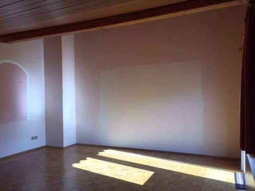großer Raum im Dachgeschoss - 