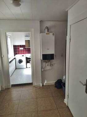 Flur mit Blick in Richtung Bad, WE OG - 