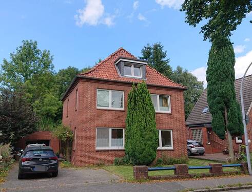 Vorderansicht - Wohnhaus mit 3 Einheiten und separatem Bauplatz für ein Einfamilienhaus in Itzehoe