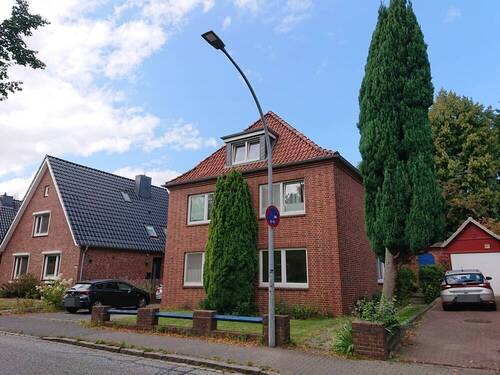 Straßenansicht - 6 Zimmer Mehrfamilienhaus, Wohnhaus zum Kaufen in Itzehoe