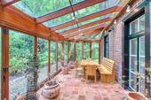 Wintergarten mit beweglichen Fensterelementen - 