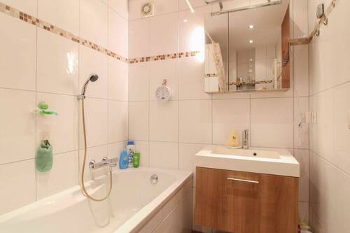 Badezimmer mit Dusche - 