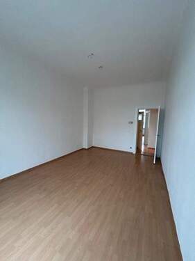 Wohnzimmer 2 - 2 Zimmer Etagenwohnung in Berlin