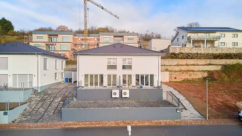 Außenansicht - 5 Zimmer Doppelhaushälfte zum Kaufen in Thaleischweiler-Fröschen