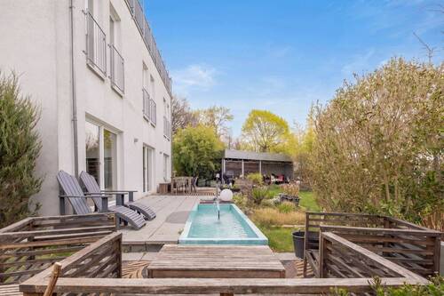 Blick zur Terrasse - 5 Zimmer Einfamilienhaus zum Kaufen in Berlin