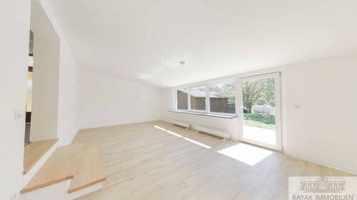 Wohnzimmer - Kernsanierte 4-Zimmer-Gartenwohnung im Bungalow-Stil - Wohnen direkt am Naturschutzgebiet Benraths