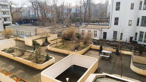 Innenhof - Bezugsfrei mit Balkon und Pkw-Stellplatz -Savignyplatz und Ku´damm im Wielandkiez-