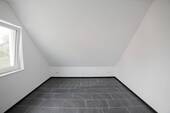 Arbeits- oder Kinderzimmer - 
