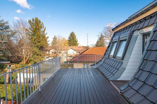 _KBK2290 - Schöne kernsanierte Dachgeschosswohnung mit großer Terrasse zum grünen Innenhof - Südwestausrichtung