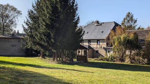 Blick vom Grundstück zum Haus - Einfamilienhaus mit 100,00 m² in Frankenberg zum Kaufen