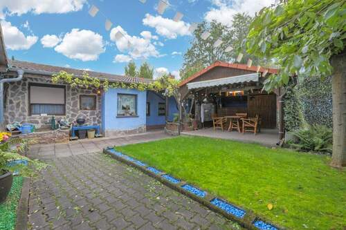Innenhof - Großzügiger Bungalow mit uneinsichtigem Garten - Familienidylle in ruhiger Lage von Hochstetten