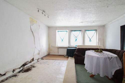 Wohnraum - 1 Zimmer Mehrfamilienhaus, Wohnhaus in Hofgeismar