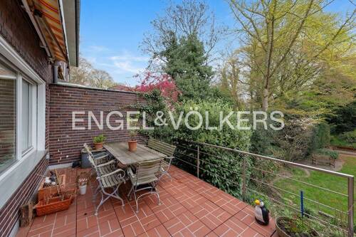 Terrasse - Mehrfamilienhaus, Wohnhaus mit 256,00 m&sup2; in Krefeld zur Miete