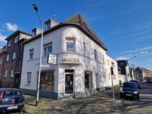 Bild 1 - MG, zentrumsnah, sanierungsbedürftiges Haus mit Gewerbeeinheit, 3 Garagen, kpl. frei