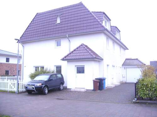 Zugangs-und Zufahrtsbereich - 5 Zimmer Doppelhaushälfte in Kaltenkirchen