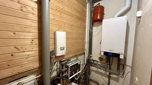 Hausanschlussraum mit Heizung - 