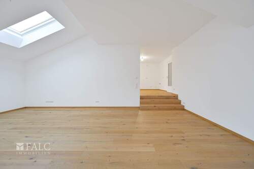 Wohnen Blick Küche - 3 Zimmer Etagenwohnung zur Miete in Otterfing