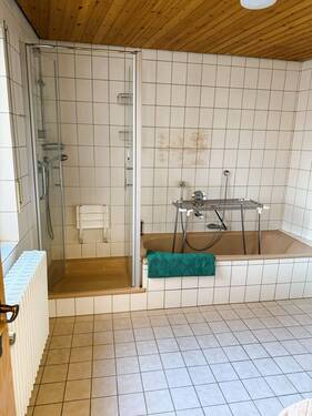 Badezimmer-2 - Etagenwohnung mit 88,00 m² in Teningen-Heimbach zur Miete