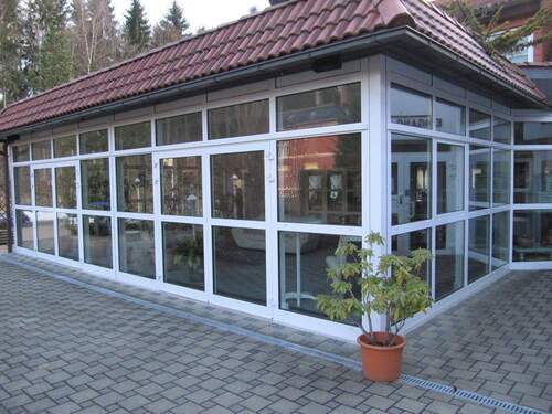 Wintergarten außen - Hotel, Pension, Gasthof in Rodewisch zum Kaufen