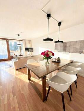 Schönes Esszimmer - Charmante 2-Zimmer Wohnung mit Balkon in Krefeld-Bockum