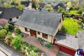 Vorne Drohne - 6 Zimmer Einfamilienhaus zum Kaufen in Blender
