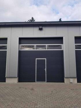 Industrietor mit Schlupftür - Halle zur Miete in Ramstein-Miesenbach