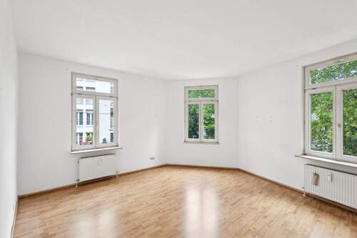 Wohn-/ Esszimmer - Zentrale 3-Zimmer-Wohnung - auch für WG geeignet