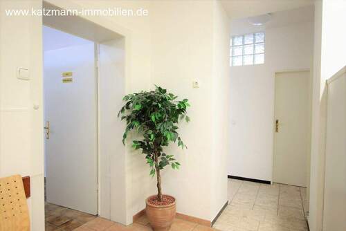  Flur zu den Sprechzimmern - 