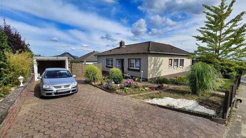 Zufahrt Haupthaus - Großzügiges Wohnen in idyllischer Umgebung -Angebotsverfahren-