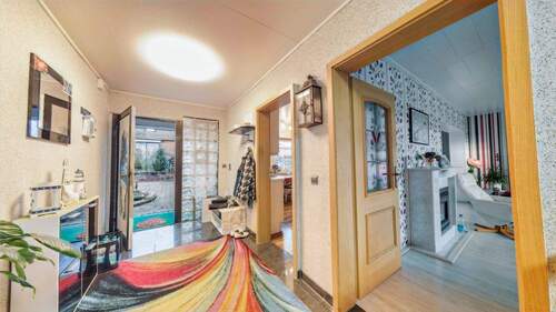 Flur Haupthaus - Einfamilienhaus mit 265,00 m&sup2; in Schöningen zum Kaufen