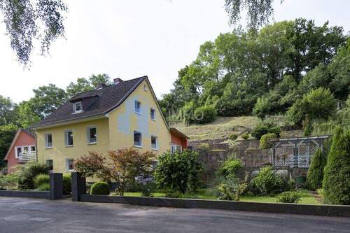 Bild 1 - Charmantes Einfamilienhaus mit Diemelblick in Trendelburg-großzügig, gepflegt und mit vielen Möglichkeiten