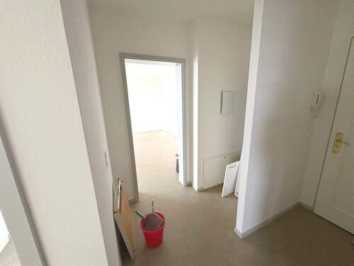 Großzügiger Eingangsbereich mit guter Aufteilung - 2 Zimmer Etagenwohnung in Berlin