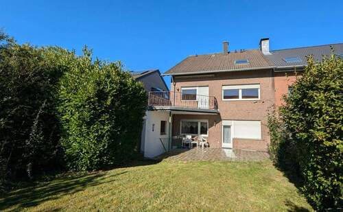 Hausansicht hinten - 9 Zimmer Doppelhaushälfte in Aachen-Brand