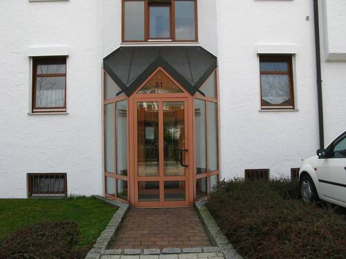 Hauseingang - 2 Zimmer Etagenwohnung in Landshut