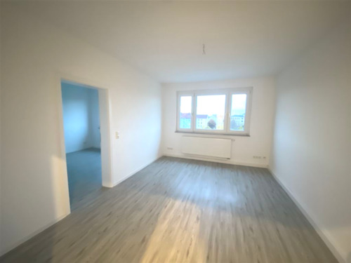 heller Wohnbereich - Wurzen* helle 2 Zimmer-Wohnung* neu renoviert* sep. Küche*Tageslichtbad mit Dusche*